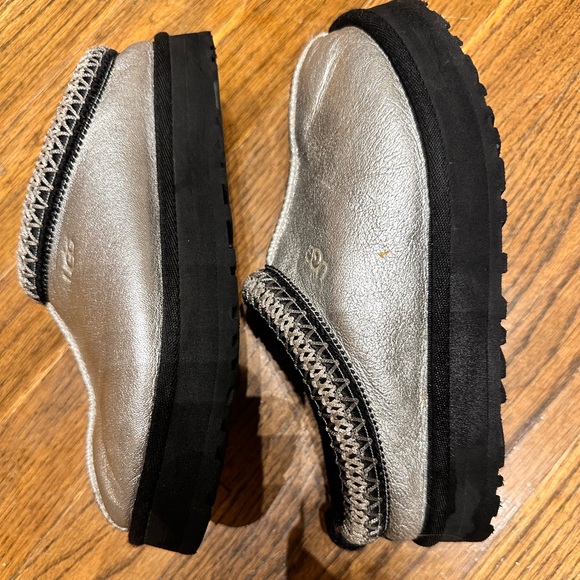 UGG kids Tazz leather metallic slipper - Picture 3 of 5